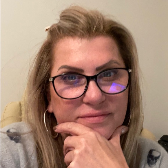 Meet your Posher, Alyce - Picture 1 of 1